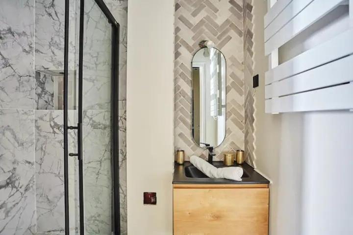 300 Suite Seb - Superb Apartment In París Exterior foto
